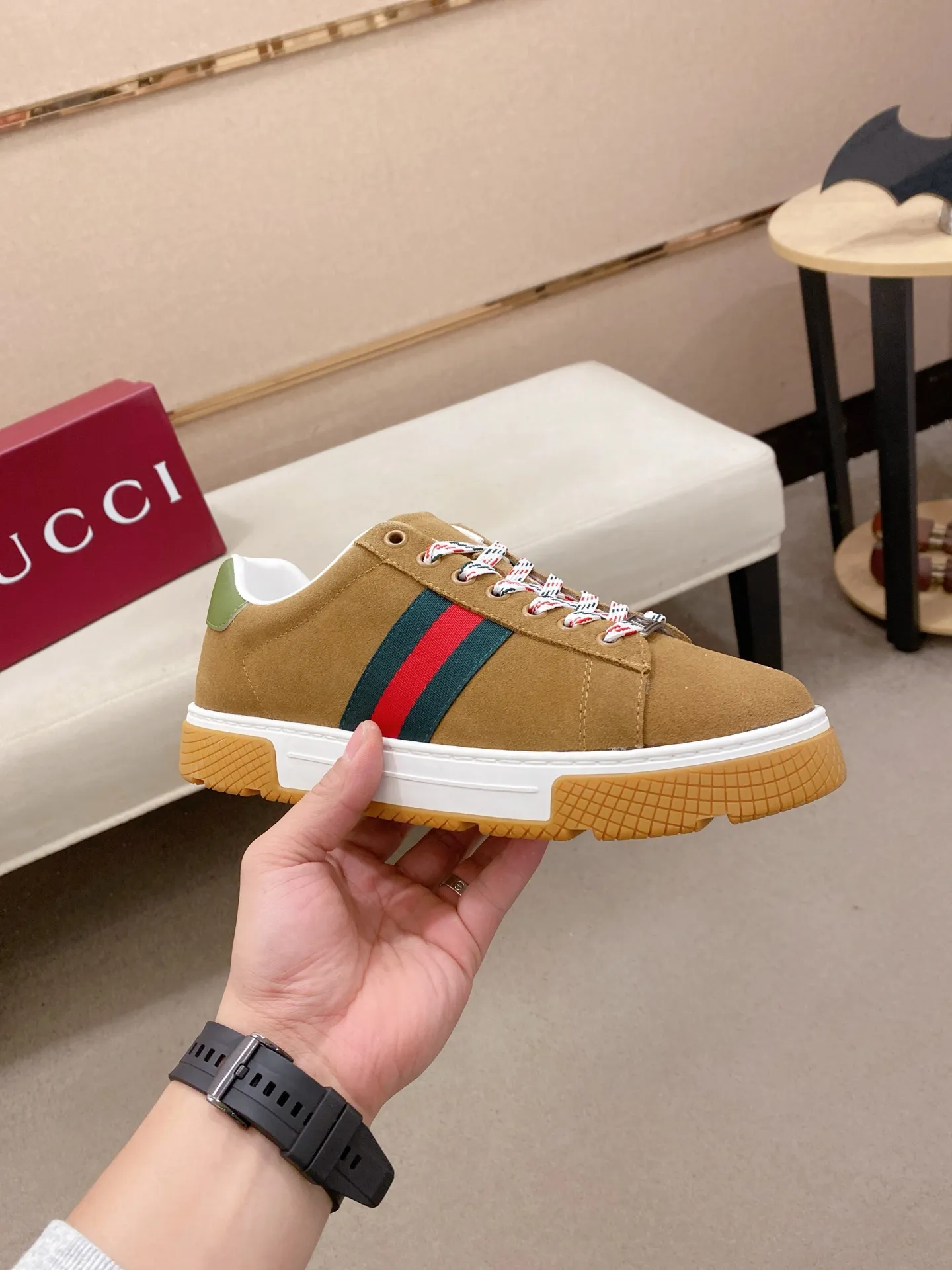 Factory price 442💰New GUCCI (Gucci) counters are available simultaneously, new men's shoes, 😘fabrics are selected imported cowhide, lining: sheepskin lining. 👍🏿 High-end ☄️ air-cushion molded anti-slip rubber outsole, exquisite lines, simple and elegant, comfortable and high-end for leisure travel. Code number: 39 to 44 (45 can be customized and cannot be returned or exchanged)
